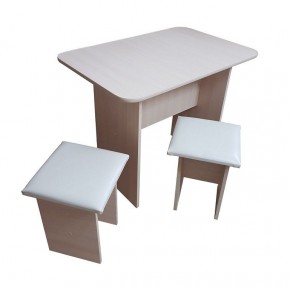 Кухонный стол ЛДСП + 2 табурета в Ханты-Мансийске - hanty-mansiysk.mebel24.online | фото 1